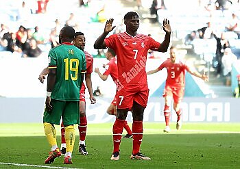 سويسرا تهزم الكاميرون بهدف في بداية مشوارها بكأس العالم وإيمبولو يرفض الاحتفال 