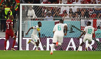 أسود السنغال تلتهم قطر بأخطاء قاتلة وتطيح بالعنابي من كأس العالم