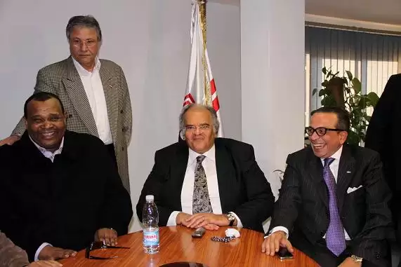 عاجل .. عباس يغادر اجتماع مجلس الإدارة بشكل مفاجئ بسبب الإجهاد