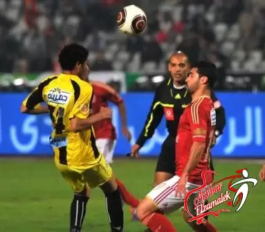 فيديو .. التحكيم الأحمر يواصل فضائحه : عبدالعزيز يمنح الأهلي 3 نقاط غالية أما