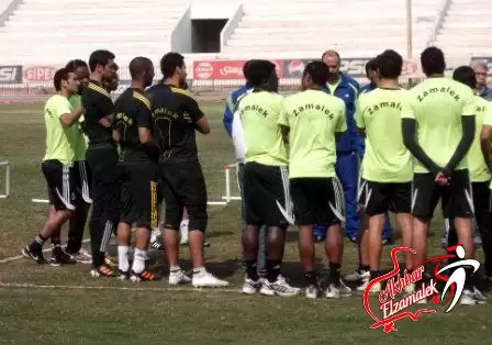 اخبار الزمالك - خاص .. شحاتة للاعبيه : أظهروا معدنكم الأصيل أمام أفريكا سبورت لتحقيق أغلى بطولة للزمالك