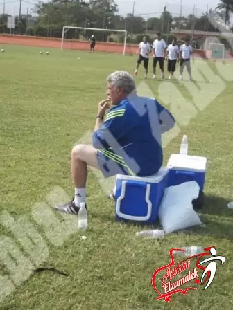 اخبار الزمالك - خاص .. شحاته يعالج خطر ركنيات أفريكا سبورت فى مران الزمالك