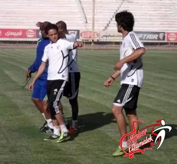 اخبار الزمالك - حصرياً بالفيديو : شيكابالا وتيجانا سمن على عسل .. والساحر الأسمر يستقبل فتح الله بالأحضان الحارة!!