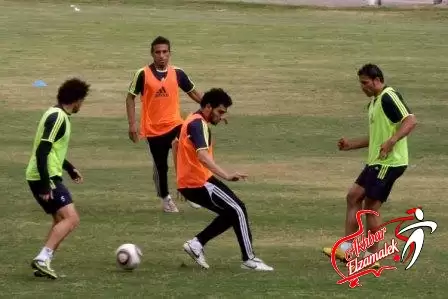 اخبار الزمالك - خاص .. استبعاد كريم وسمير من تقسيمة الزمالك .. ومهام دفاعية للاعبي الوسط!!