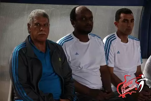 اخبار الزمالك - حصرياً بالفيديو .. فضيحة : شحاته يجامل ابنه كريم ويسمح له بتصوير مران الزمالك .. والإعلاميين يخبطوا راسهم فى الحيط