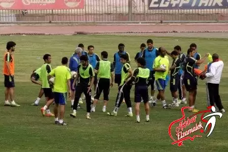 اخبار الزمالك - فييرا يقود تدريبات خاصة لمهاجمي الزمالك