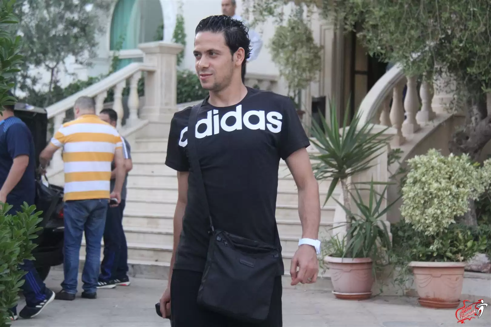 خاص من تونس | بالصور | شاهد كواليس عودة اللاعبين من الفندق لمطار تونس