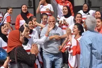 بالصور  تعرف على هدية مرتضي منصور لبنات يد الزمالك بعد الفوز ببطولة الجمهور