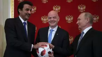 فيديو | قطر تتسلم راية كأس العالم من روسيا