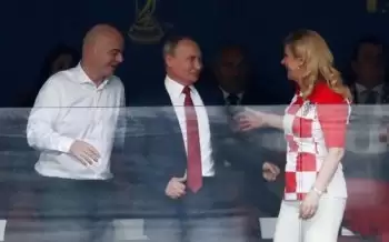 شاهد | رئيسه كرواتيا تخطف الأضواء بقبلات ساخنة