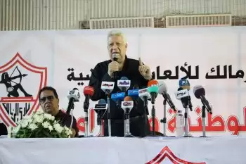 اخبار الزمالك - مرتضى منصور  كل يوم اعطى درس للخطيب والصبى بتاعه 