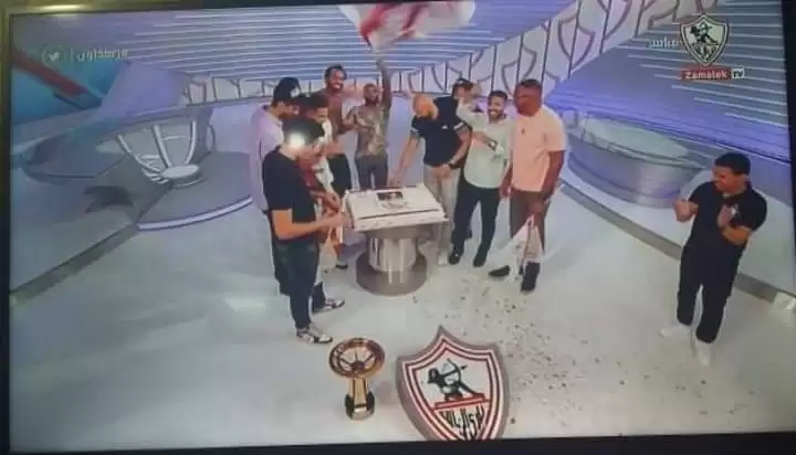 اخبار الزمالك - برنامج زمالكاوى يحتفل بابطال افريقيا لكرة السلة وتورته على انغام ودخلنا الصالة ...حسين لبيب الرجالة شرفونا والزمالك هيقدرهم 