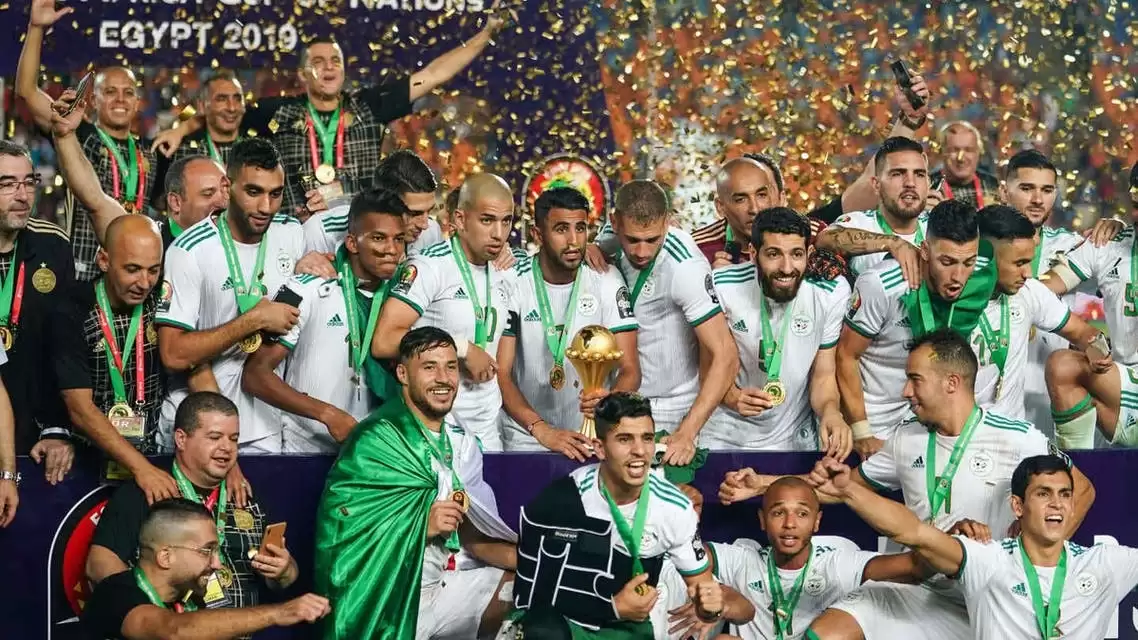 الجزائر يعلن قائمة مباراة الكاميرون النارية بمفاجأة من العيار الثقيل