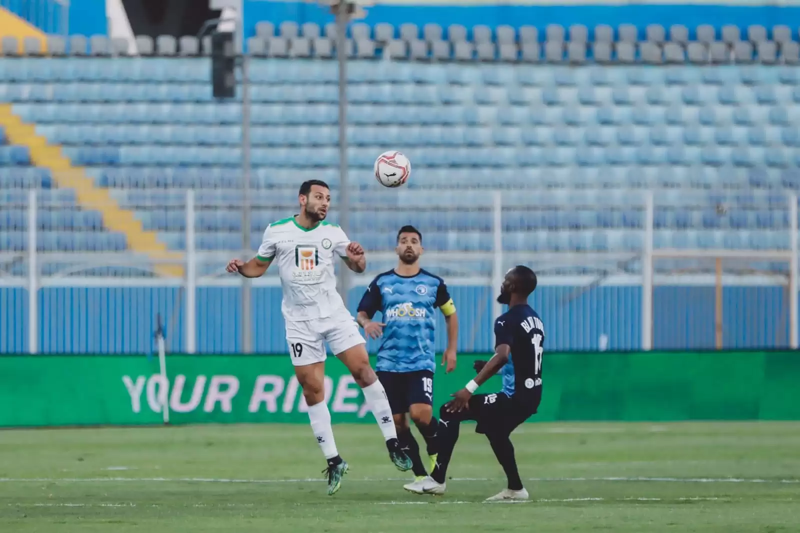 اخبار الزمالك - الأهلي يهزم المقاصة بالعافية ..بيراميدز يواصل مطاردة الزمالك بخطف رصيد من البنك الأهلي ..سموحة تصدم ذئاب المقاولون العرب 