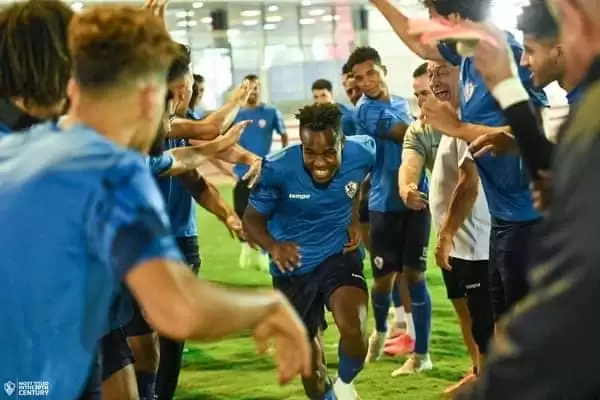 إبراهيما نداي يخطف أنظار الجميع في تدريبات الزمالك قبل قمة الهلال المرتقبة 