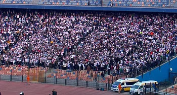 اخبار الزمالك - بعد الهزيمة من شباب بلوزداد الجزائري ..جماهير الزمالك تهتف لعيبة عالة عايزين رجالة