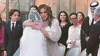 ترند مصر اليوم | دموع الملكة رانيا تشعل حفل زفاف الأميرة إيمان .. حكيم يتصدر ا