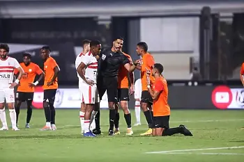 اخبار الزمالك - التحكيم يواصل ظلم الزمالك.  معروف طرد محمد عواد 