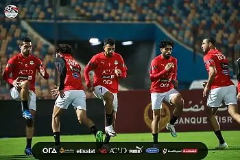 اخبار الزمالك - فيتوريا يطرد ثلاث لاعبين قبل السفر إلى سيراليون ..وتعليق بركات ..رجب يراهن على رحيل الخواجة البرتغالي 