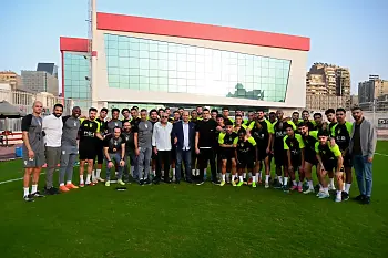 اخبار الزمالك - مجلس حسين لبيب يحتفل مع لاعبي الزمالك بالفوز على الأهلي في القمة 