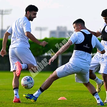 اخبار الزمالك - بالصور تعرف على تفاصيل تدريب الزمالك الأخير قبل مواجهة الشرطة الكيني . تألق خمس لاعبين يحرج جوميز ..الزمالك يتخلى عن القميص الأبيض فى لقاء العودة 