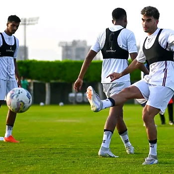 اخبار الزمالك - بالصور تعرف على تفاصيل تدريب الزمالك الأخير قبل مواجهة الشرطة الكيني . تألق خمس لاعبين يحرج جوميز ..الزمالك يتخلى عن القميص الأبيض فى لقاء العودة 