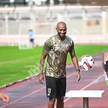 اخبار الزمالك - بالصور تدريب الزمالك اليوم. جوميز يكشف أخطاء ودية الشمس قبل  لقاء سموحة وتأهيل الثلاثي وتجهيز ناصر ماهر 